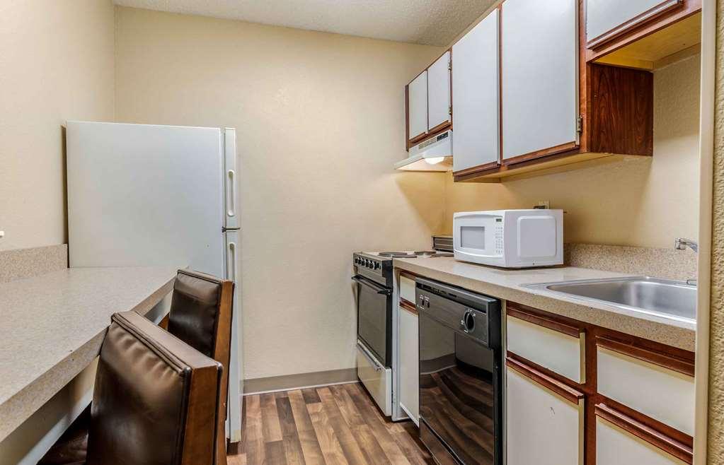 Extended Stay America Suites - Evansville - East Номер фото